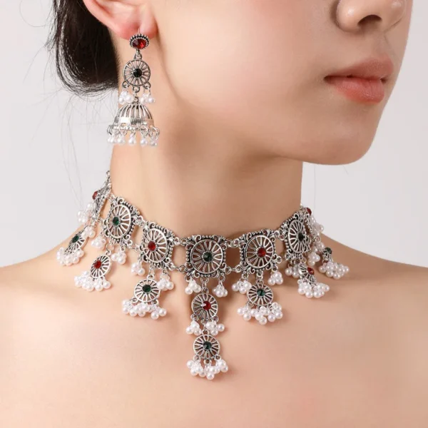 Vintage Schmuck für Frau Metall hohl Design Schmuck Sets simuliert Perle Quaste Halskette Ohrringe Set für Frauen Geschenk - Image 2