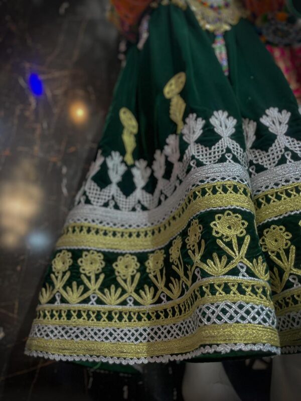 Artisan’s Touch: Gand Afghani with Beautiful Shal - Image 3