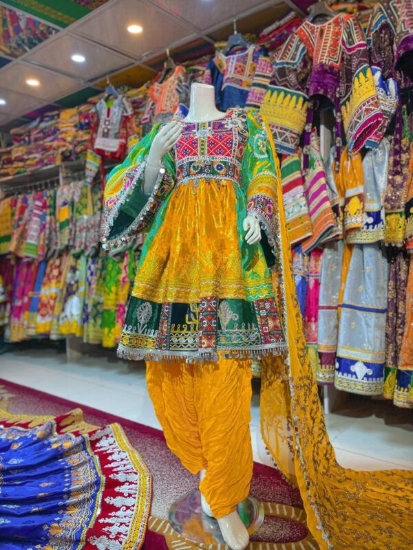 Gande Afghani – Traditional Afghan Elegance 26