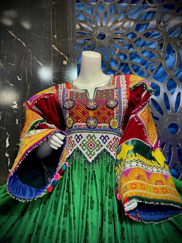 Evergreen Charm: Authentic Gand Afghani Cloth - Image 4